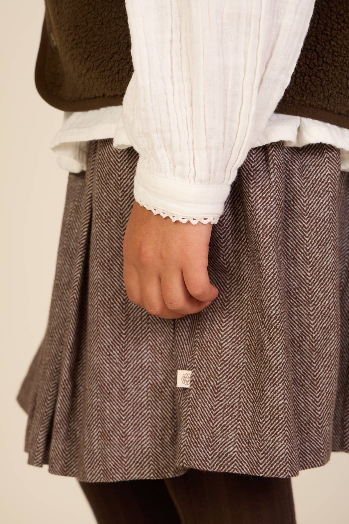 Bomuldsnederdel med sildebensmønster Kids - Dark Brown | 101520 Susse
