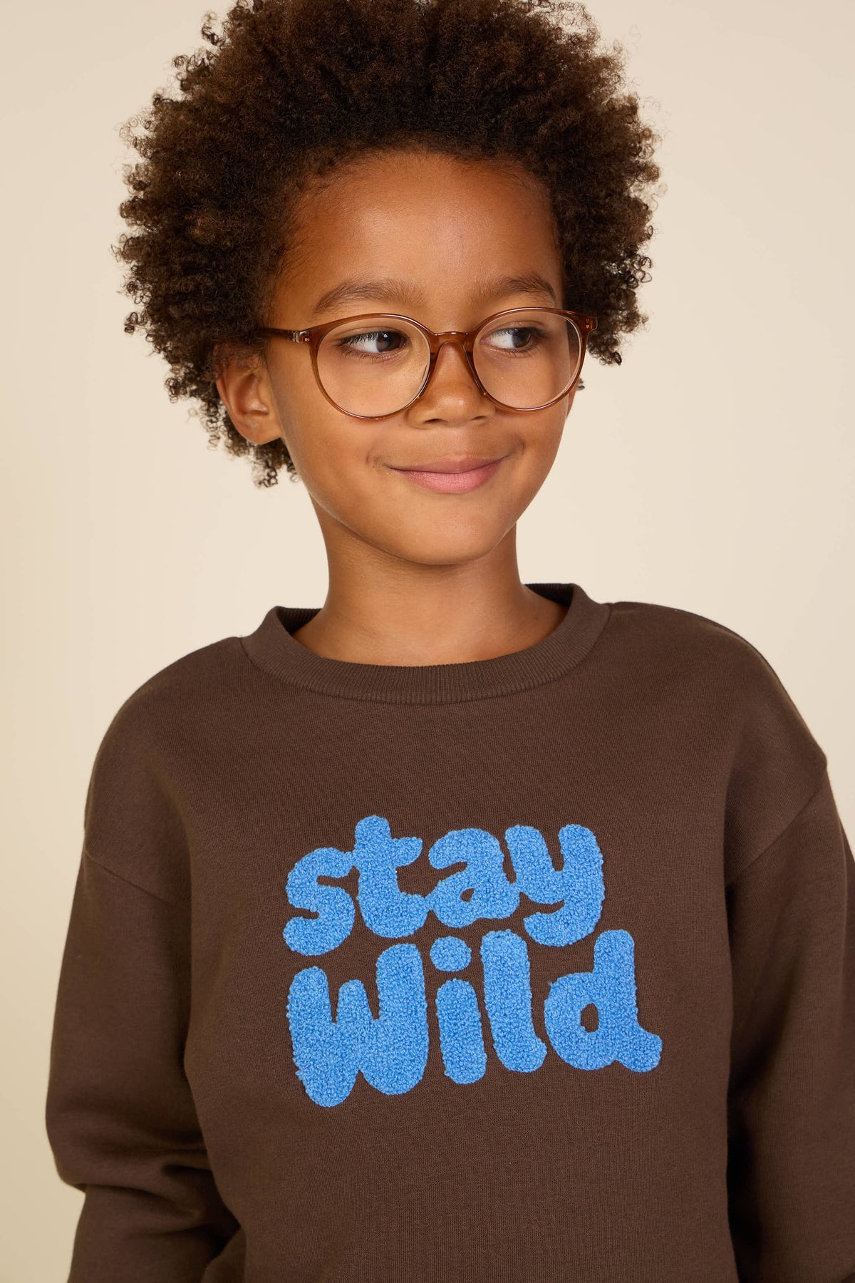 Rundhalset sweatshirt med frottébroderi Tween - Dark Brown | 101623 Joel