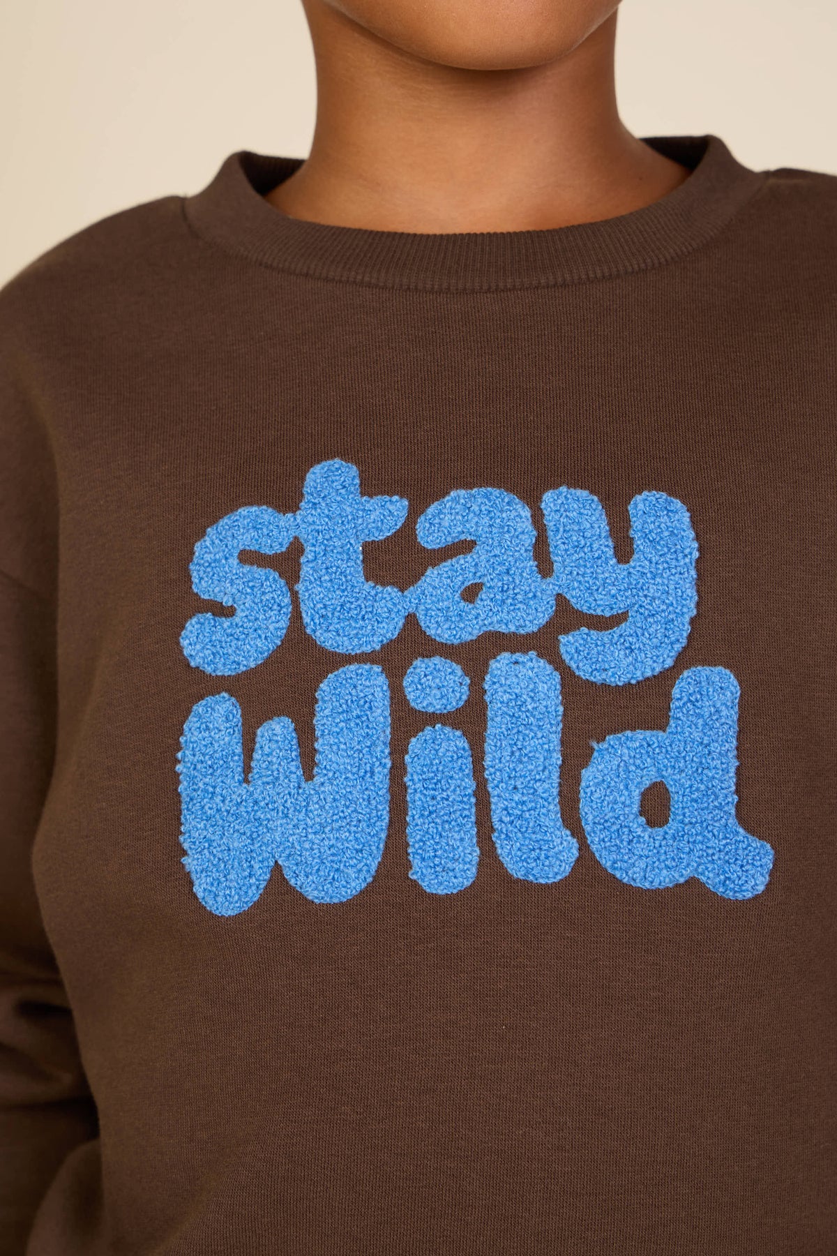 Rundhalset sweatshirt med frottébroderi Kids - Dark Brown | 101622 Joel