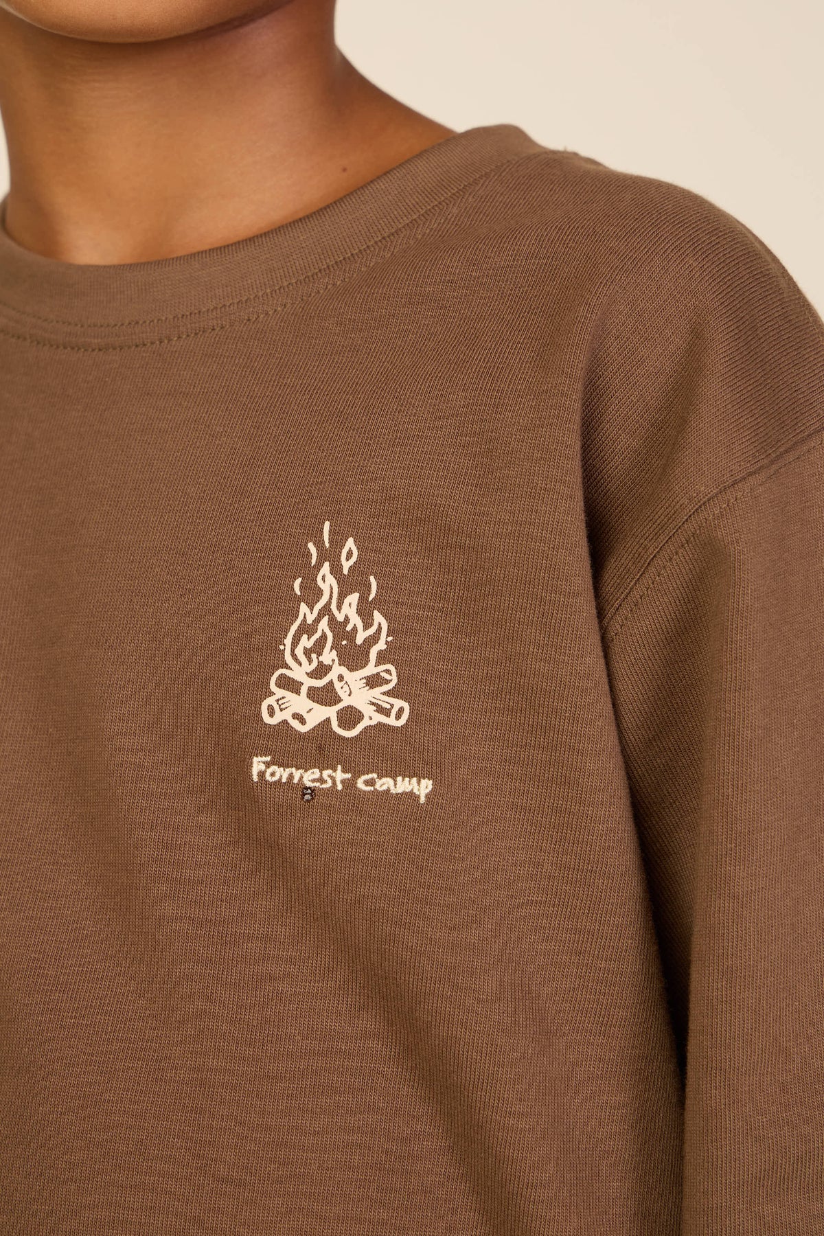 Langærmet T-shirt med rygprint Tween - Brown | 101710 Weston