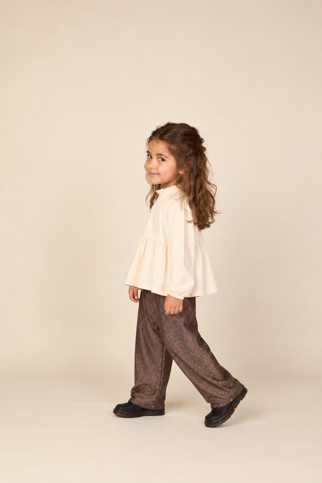 Ensfarvet jerseybluse med peplum Kids - Offwhite | 101545 Heidi