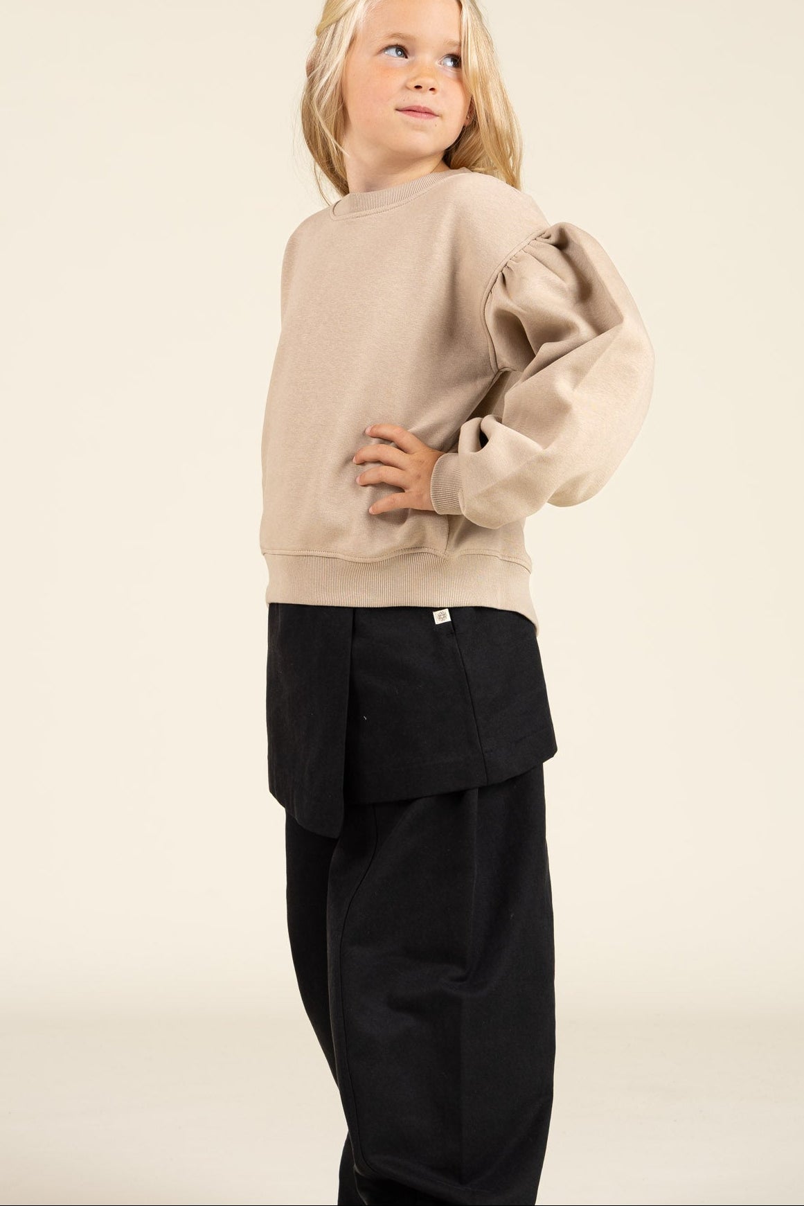 Barrel-leg bukser i Tencel - Tween - Black | 100133 Asta