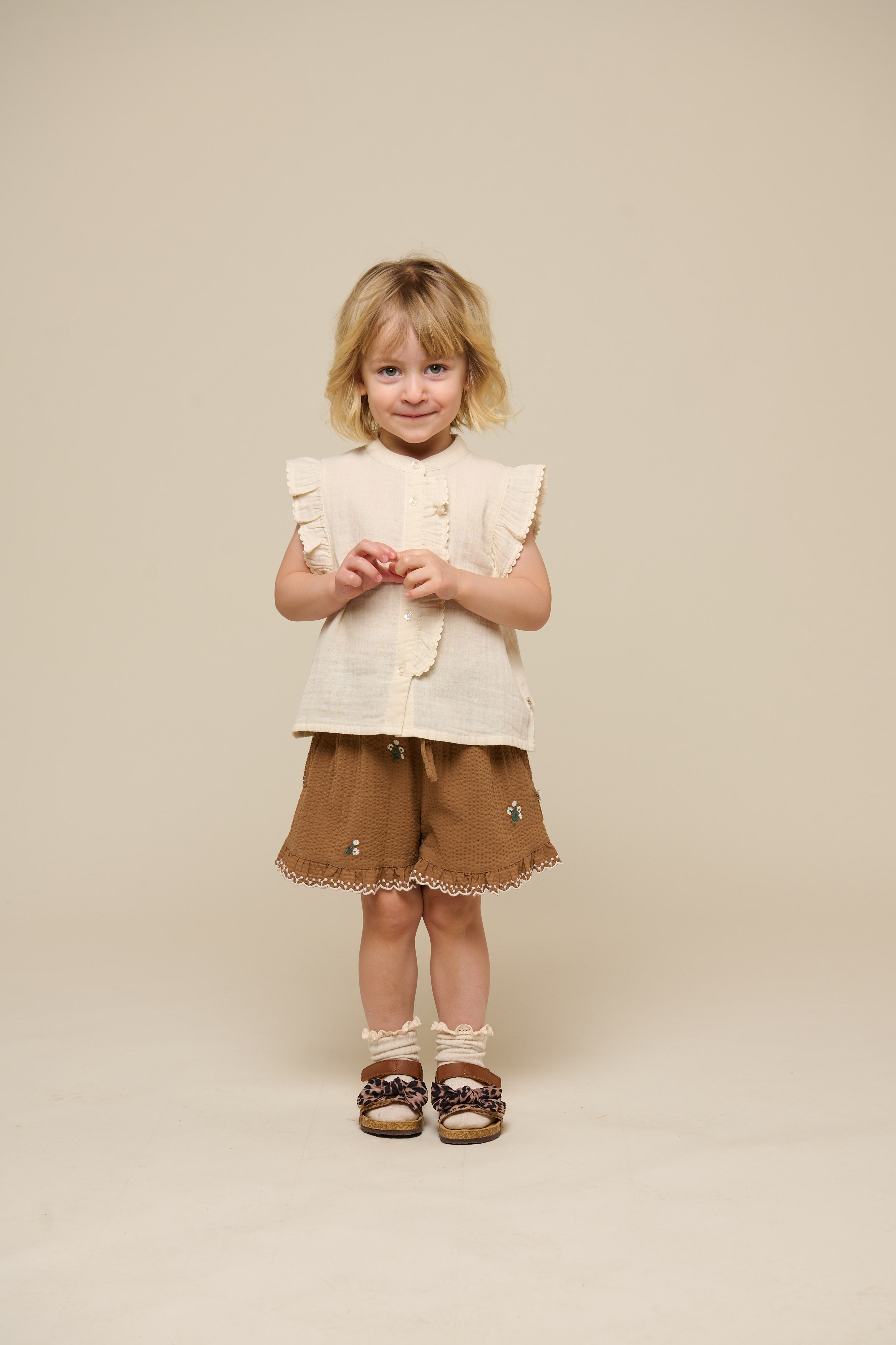 Broderede seersucker shorts - Kids - Coconut | 100986 Nora