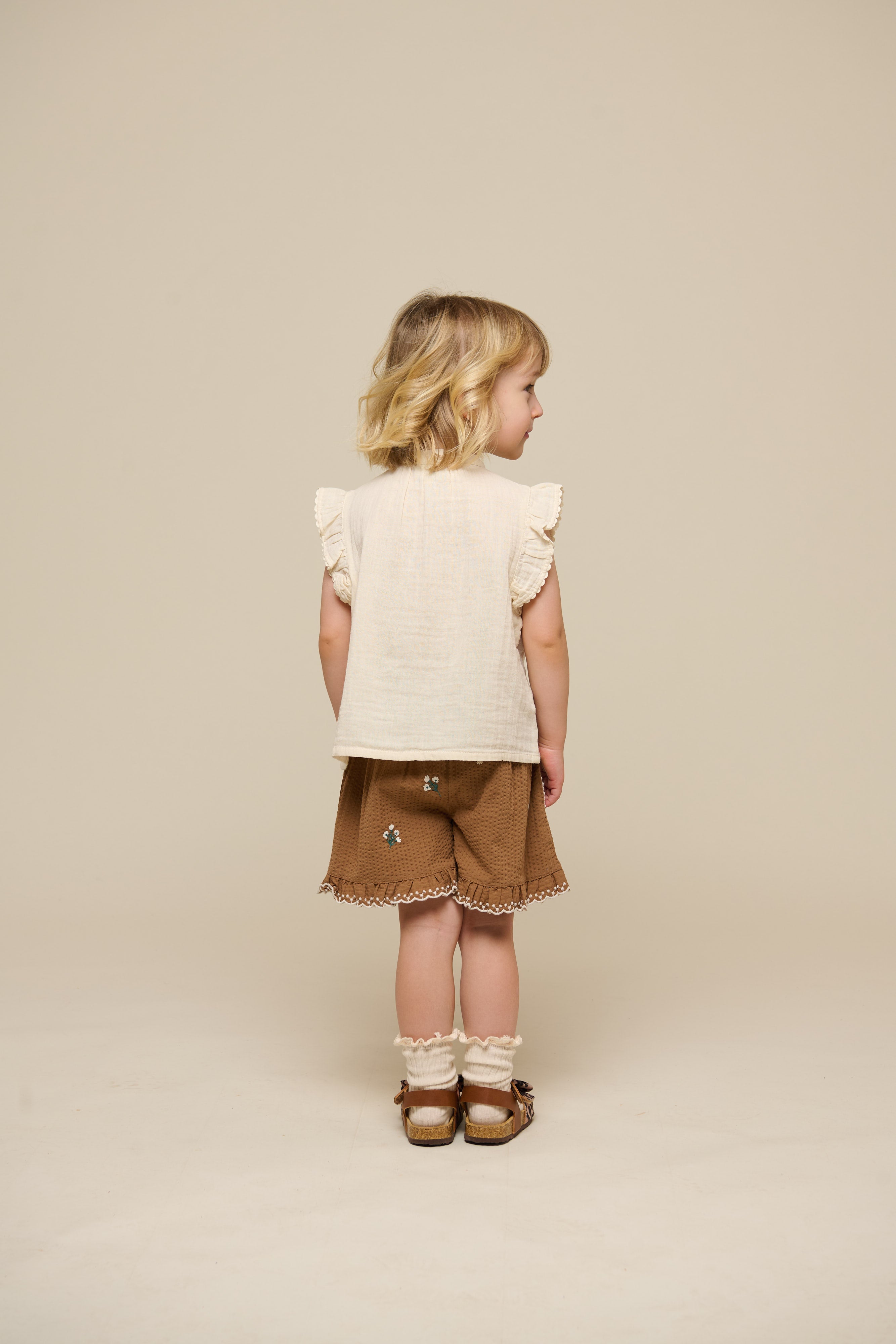 Broderede seersucker shorts - Kids - Coconut | 100986 Nora