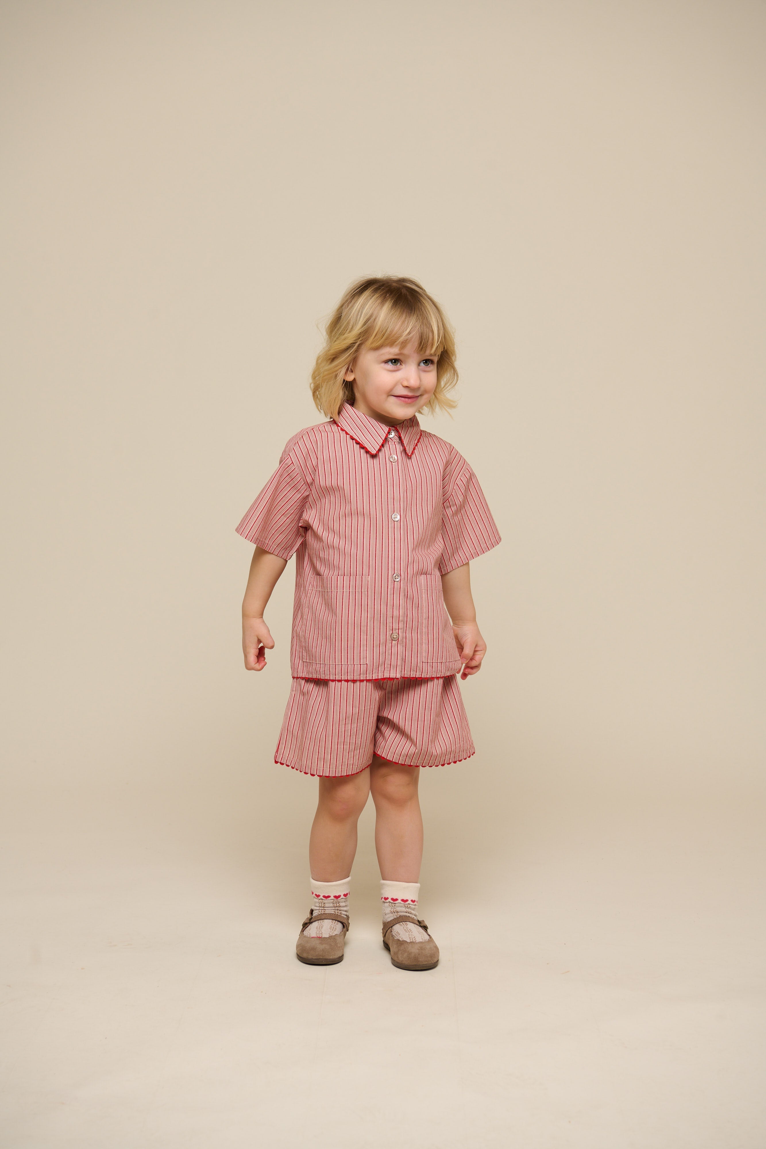 Stribet poplin sæt med skjorte og shorts - Kids - Old Rose/Cherry Red | 100946 Olivia