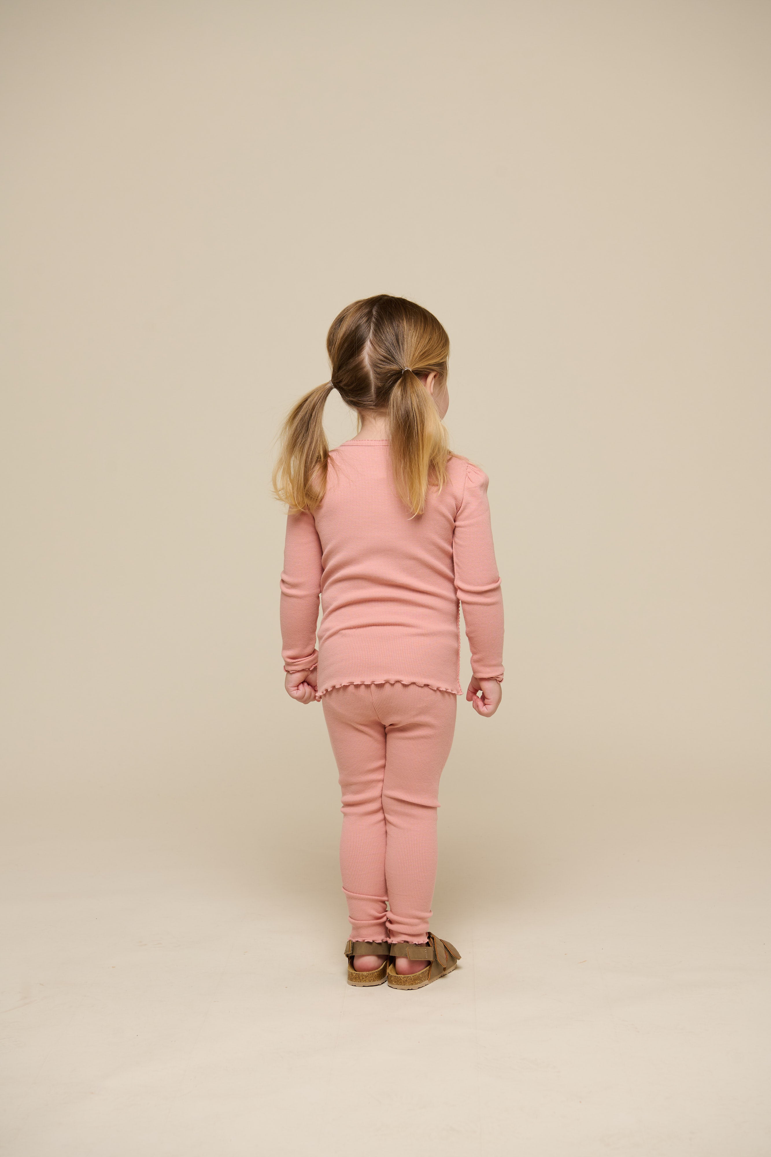 Langærmet T-shirt i modalrib - Kids - Rose Tan | 101306 Lottie