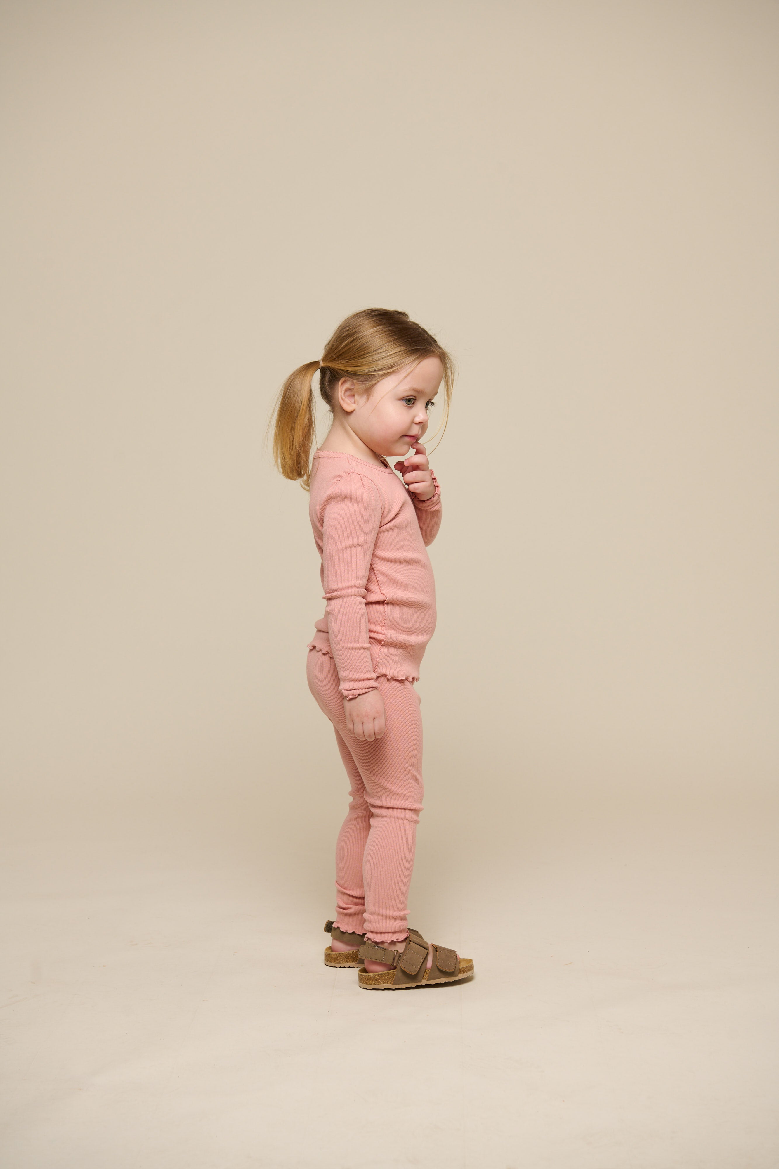 Leggings i modalrib - Kids - Rose Tan | 101322 Lottie