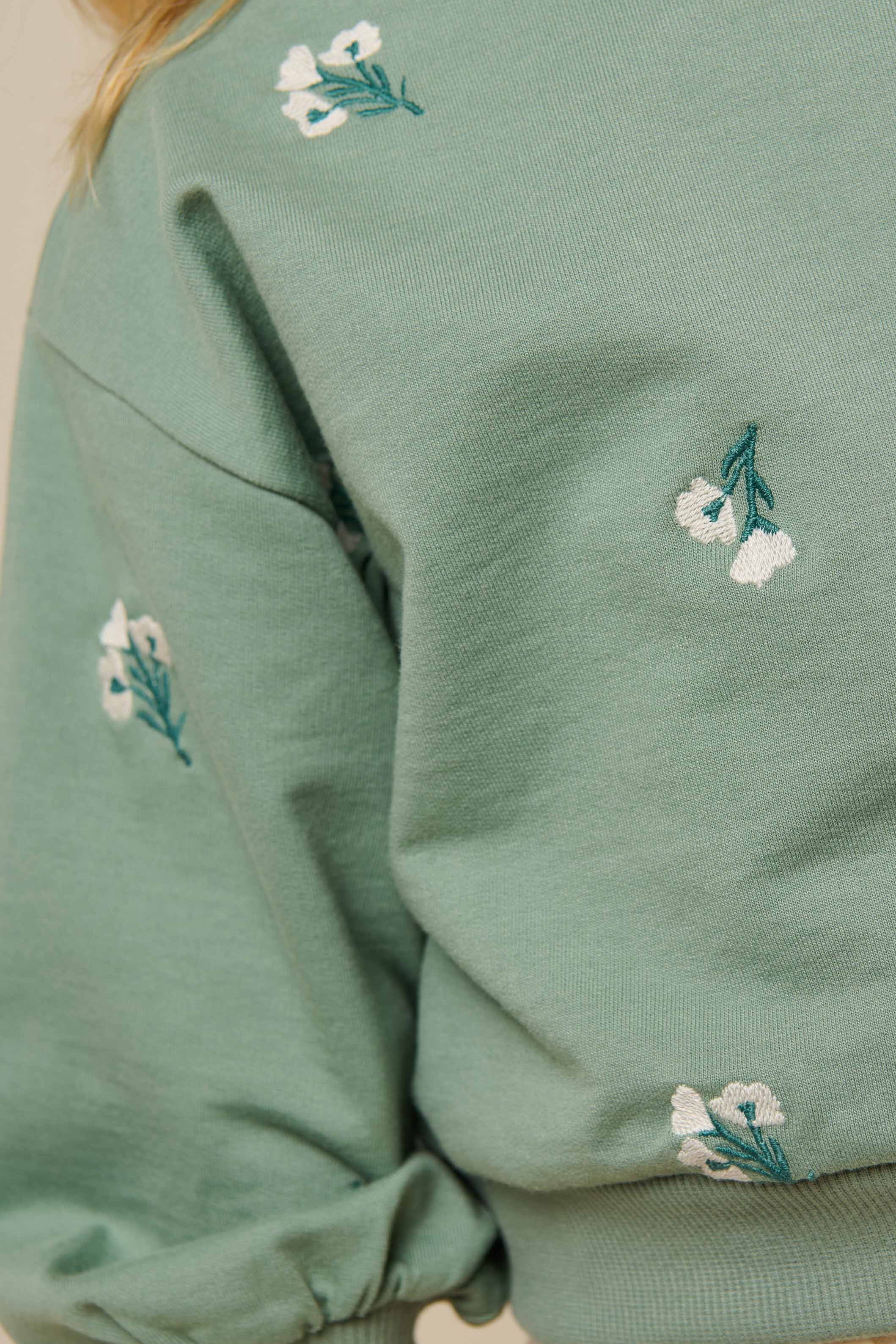 Broderet crewneck sweatshirt - Tween - Dusty Green | 101212 Kimber