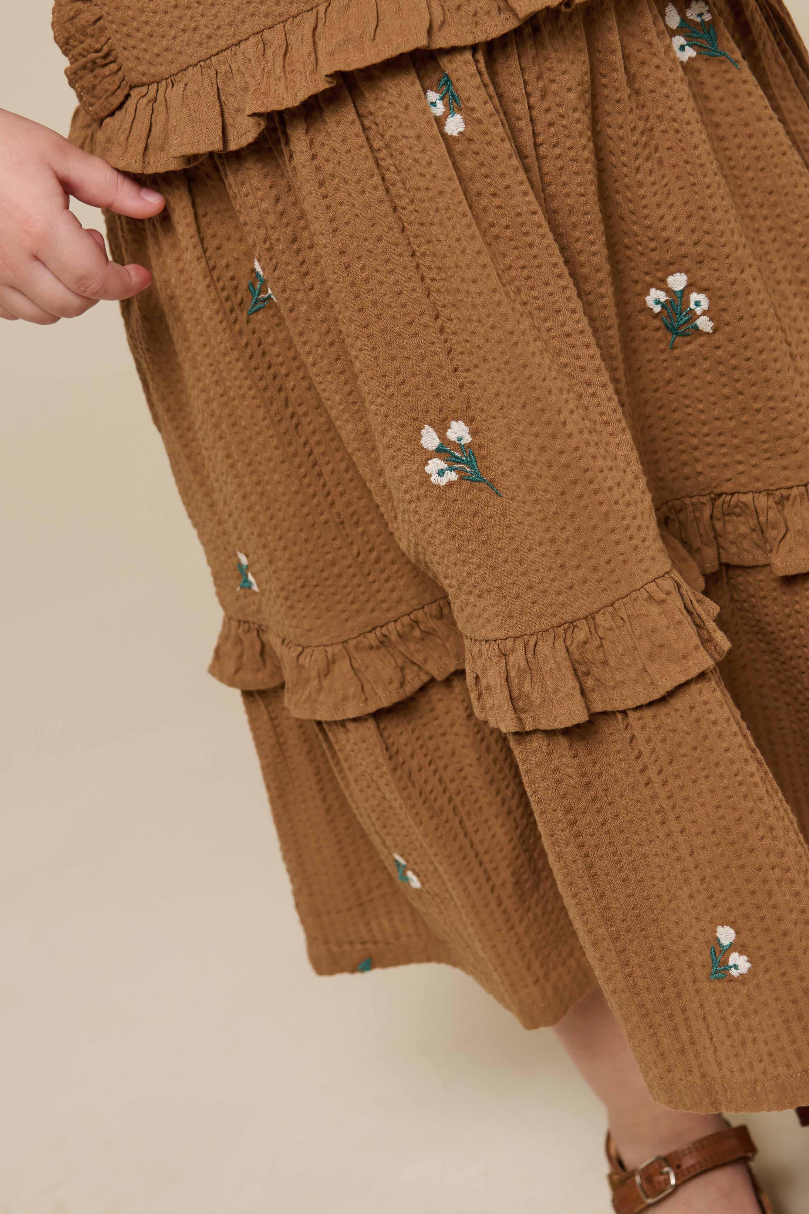 Broderet seersucker kjole - Kids - Coconut | 100978 Nora
