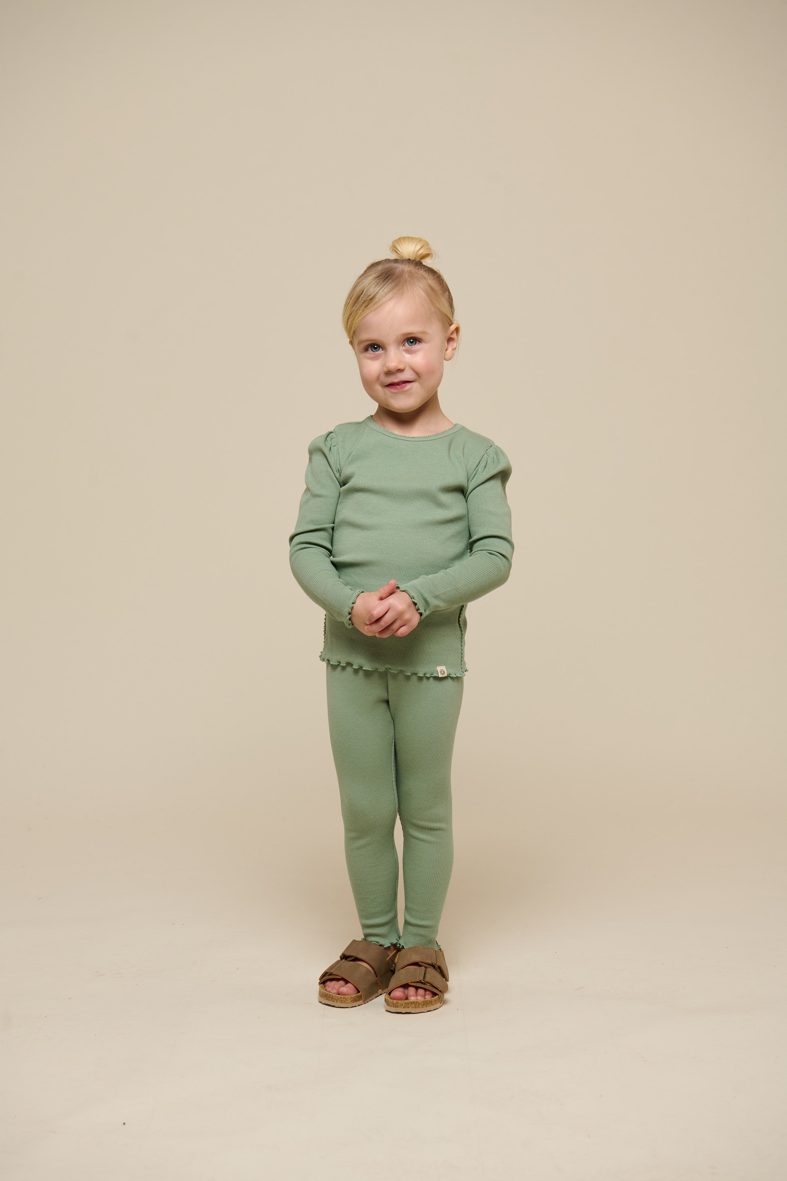 Leggings i modalrib - Kids - Dusty Green | 101326 Lottie