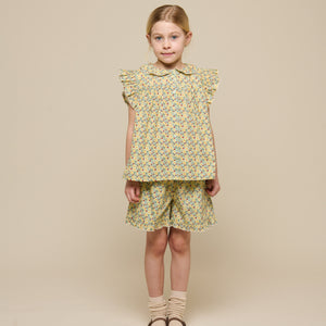 Poplintop med blomsterprint og flæse - Tween - Green | 100951 Poppy